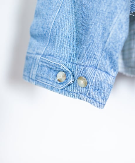 "青い散歩道に白い花" White flowers on a blue walkway denim jacket, Rebuild by vintages