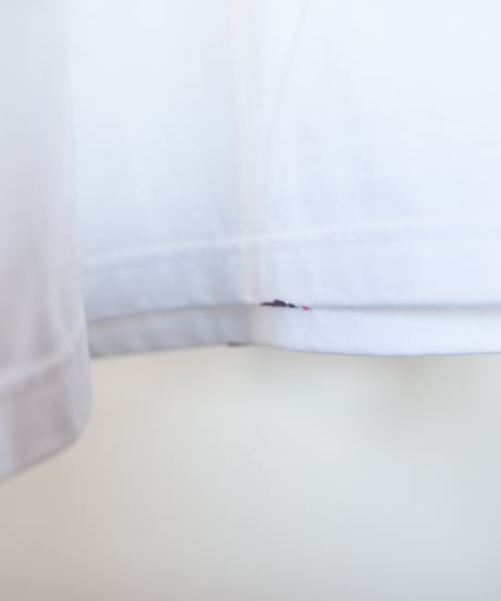 "色彩手刷りと刻まれた名前のTシャツ 第二十三色" T-shirt with hand-printed colors and engraved name