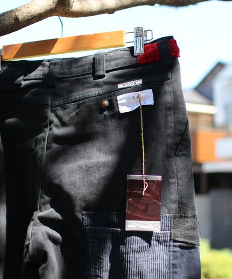 "孤独な赤は美しい" Black patchwork denim with lonely Red, Rebuild by Vintages