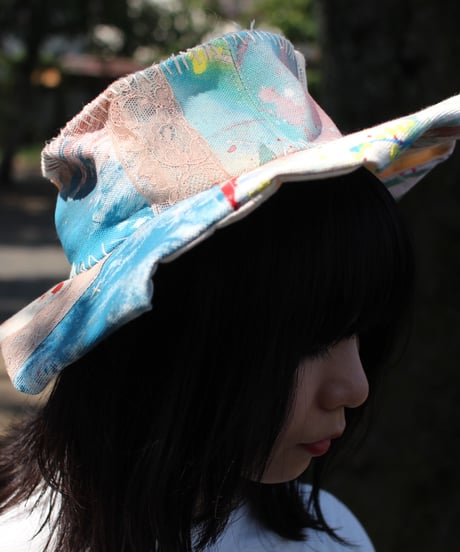 "色になでられ" Painted cloth with Antique lace Patchwork hat, Rebuild by vintages