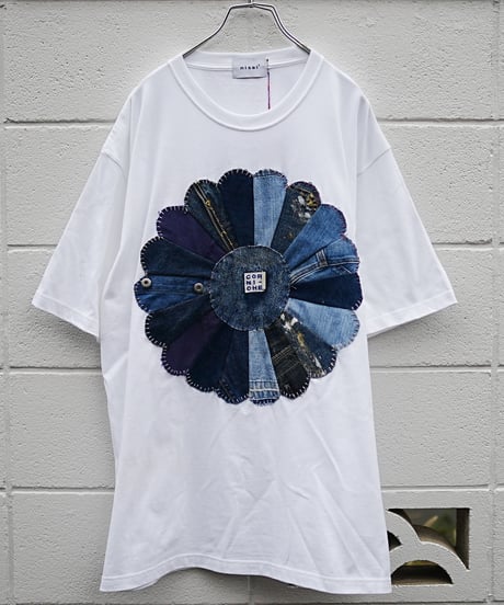 "私だけの花のTシャツ 第八十色" My own flower T-shirt, patchworked by vintages