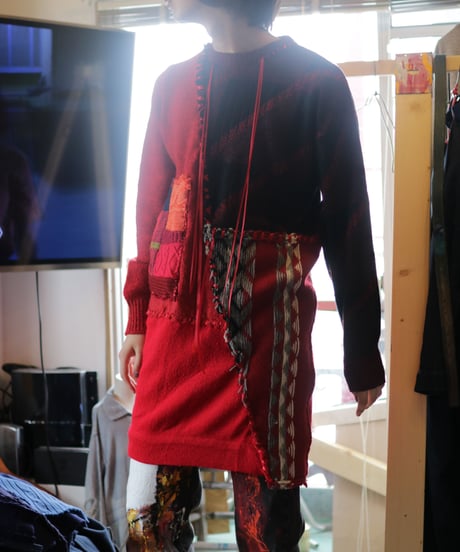 "彼女が忘れていった口紅" Rouge she forgot, reconstructed from red knit vintages