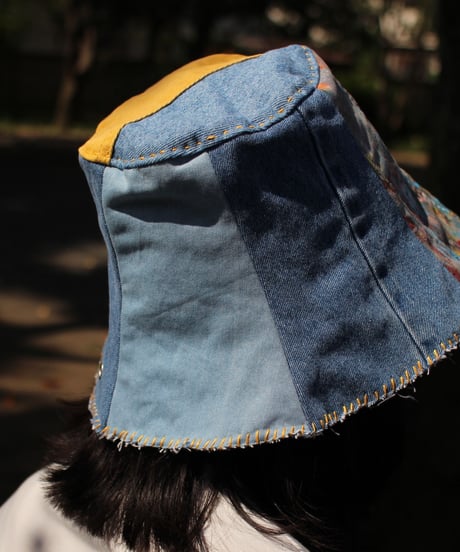 "両A面の青色彩" Blue Patchwork With Rainbow reversible hat, Rebuild by vintages