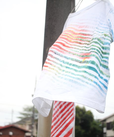 色を抱えて背負った彼と彼女のロンT 第三色