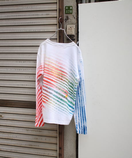 色を抱えて背負った彼と彼女のロンT 第三色