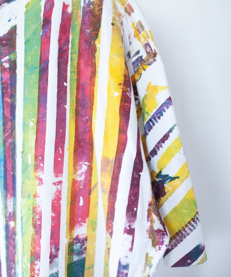"色彩手刷りと刻まれた名前のTシャツ 第四色" T-shirt with hand-printed colors and engraved name