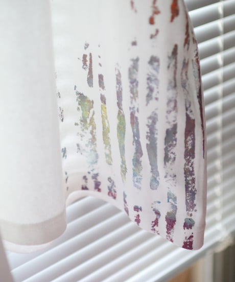 "色彩記録の手刷りのTシャツ 第一色" T-shirt by Analog silk screen overlay blurring hand-print