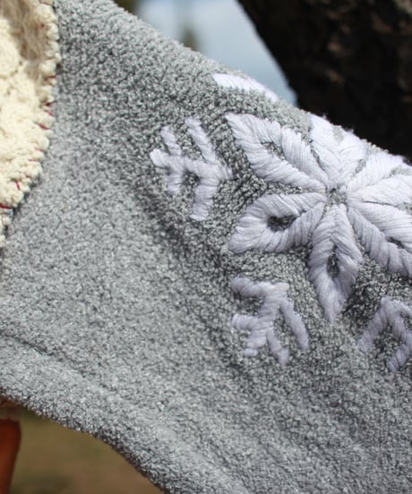 "その色情は不均衡なようで優しい手直しが繰り返されていた" Lust colors seemed to be unbalanced, and gentle repair was repeated