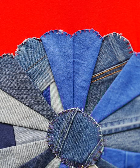 "赤に咲く花のTシャツ" My own flower T-shirt, patchworked by vintages