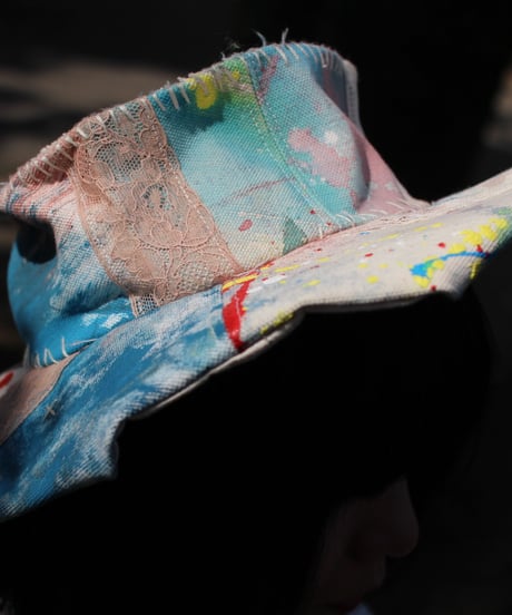 "色になでられ" Painted cloth with Antique lace Patchwork hat, Rebuild by vintages