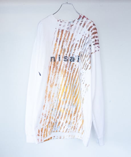 "色彩手刷りと刻まれた名前のトレーナー" Trainer with hand-printed colors and engraved name