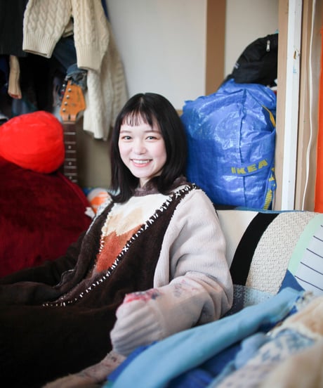 "色に汚れたアトリエから眺めた西日の落ちる山"  Mountains where the sun falls as seen from the Painter atelier