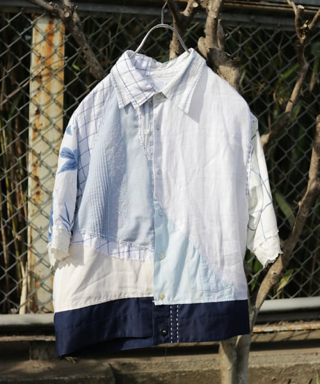 "花とシーグラス" Short-sleeved shirt with floral pattern and sea glass color., reconstructed from vintages