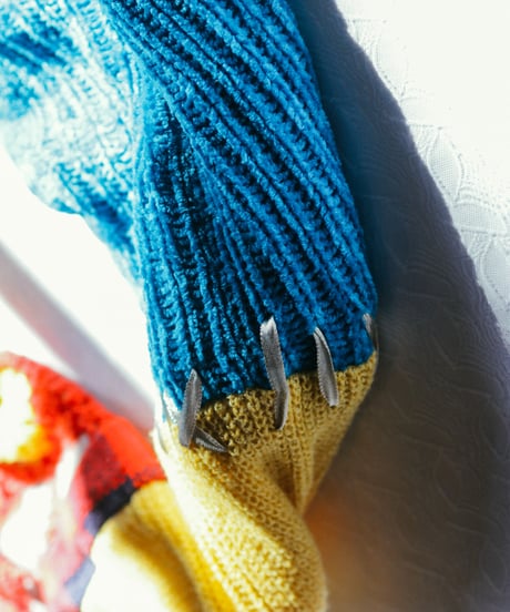 "銀と色彩とレトロ" Vintage knit Rebuild Muffler by Japan antique rug and Ribbon Stitch
