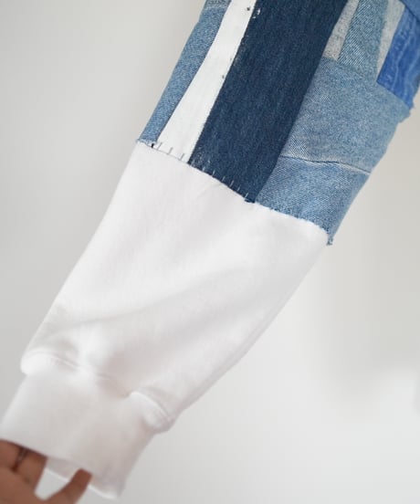 "つぎはぎのデニムスリーブトレーナー 第一色" Patchwork denim sleeve trainer, Rebuild by vintages