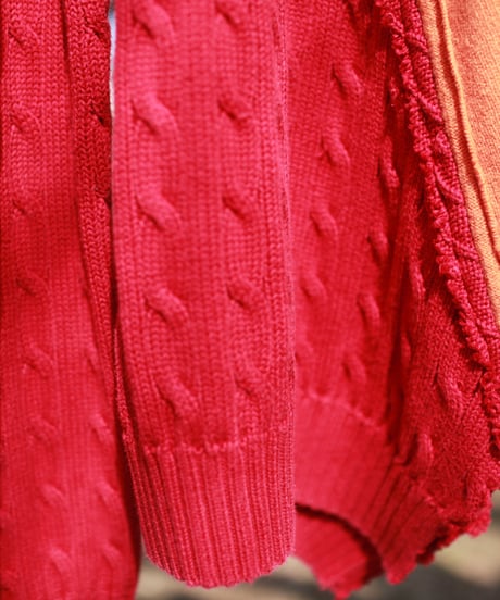 "その色情は不均衡なようで優しい手直しが繰り返されていた" Lust colors seemed to be unbalanced, and gentle repair was repeated