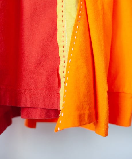 "夕暮れの街と紅い花" Sunset Red Flowers long-sleeved T-shirt, Rebuild by vintages