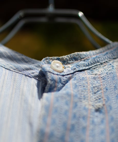 "あの頃よりも綺麗な青のブラウス" Blue blouse more beautiful than those days. Rebuild by vintages