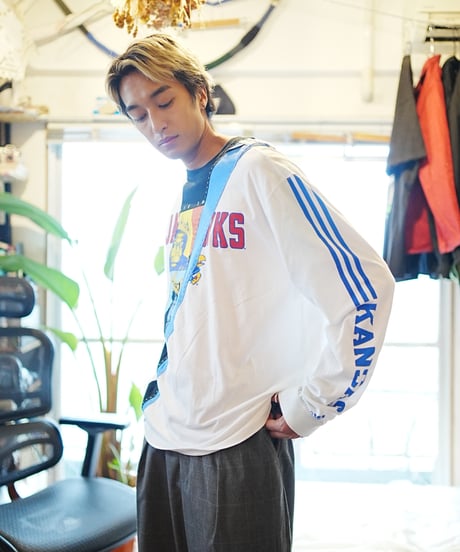 "音楽が鳴ってる" The music is playing, rebuild by vintages