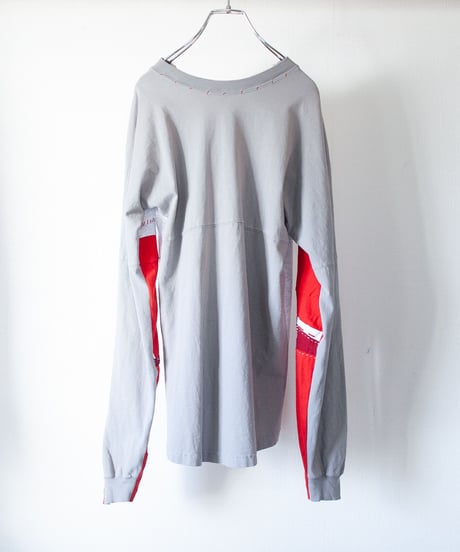"灰色の日常を彩った花" Flowers that color the gray everyday life. long-sleeved T-shirt, Rebuild by vintages