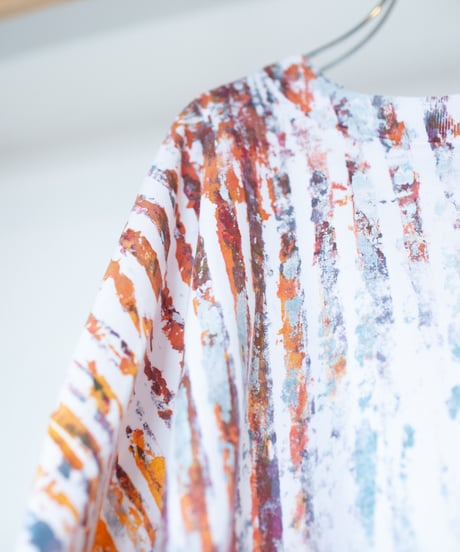 "色彩記録の手刷りのTシャツ 第四十色" T-shirt by Analog silk screen overlay blurring hand-print