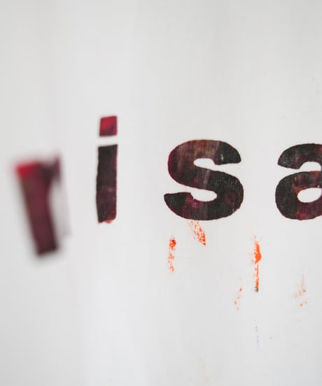 "色彩手刷りと刻まれた名のロンT 2024年版 第七色" T-shirt with hand-printed colors and engraved name