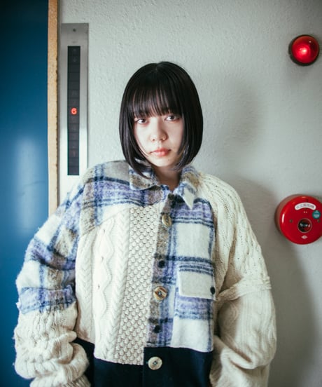 "ニットに侵食されてるコート" A coat eroded by knitwear, Rebuild by vintages