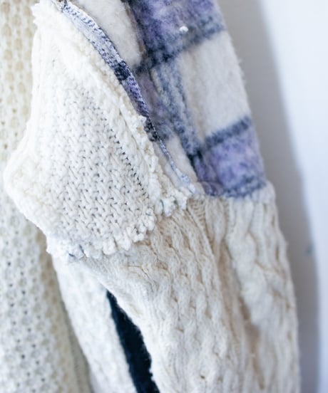 "ニットに侵食されてるコート" A coat eroded by knitwear, Rebuild by vintages