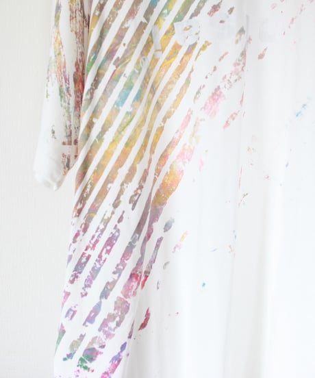 "虹はまだ残っている" The rainbow still remains, Multicolor hand-printed T-shirt