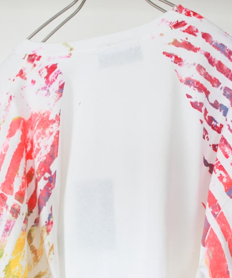 "色彩手刷り（あるいは翼）のロンT" Multi color hand-printed (or winged) long-sleeved T-shirt