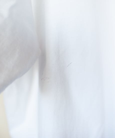"色彩手刷りと刻まれた名前のTシャツ 第二十三色" T-shirt with hand-printed colors and engraved name