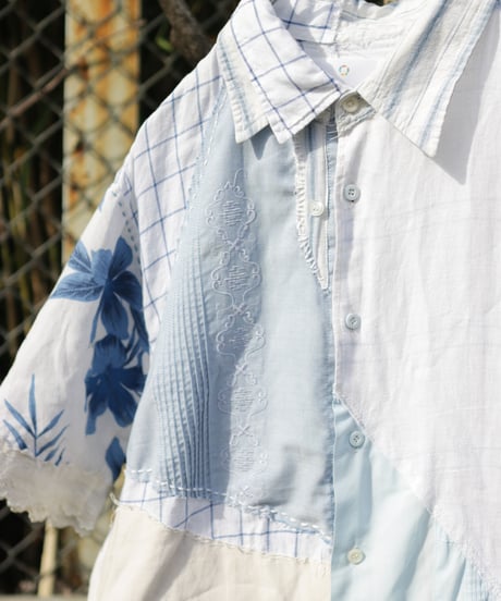 "花とシーグラス" Short-sleeved shirt with floral pattern and sea glass color., reconstructed from vintages