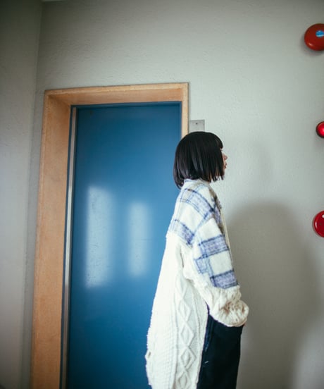 "ニットに侵食されてるコート" A coat eroded by knitwear, Rebuild by vintages