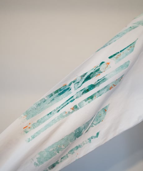"色彩手刷りのロンT 2024年版 第四色" T-shirt with hand-printed colors