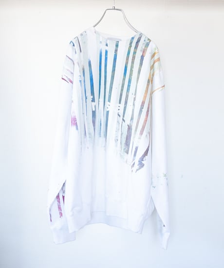 "色彩手刷りと白く刻まれた名前のトレーナー 第二色" Trainer with hand-printed colors and engraved white name