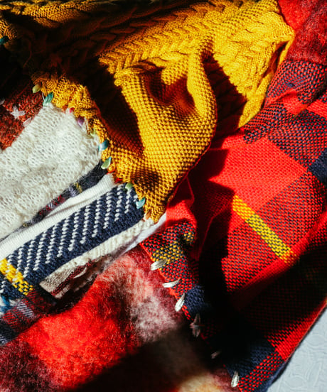 "銀と虹のリボン" Vintage knit Rebuild Muffler by Rainbow and Silver Ribbon Stitch