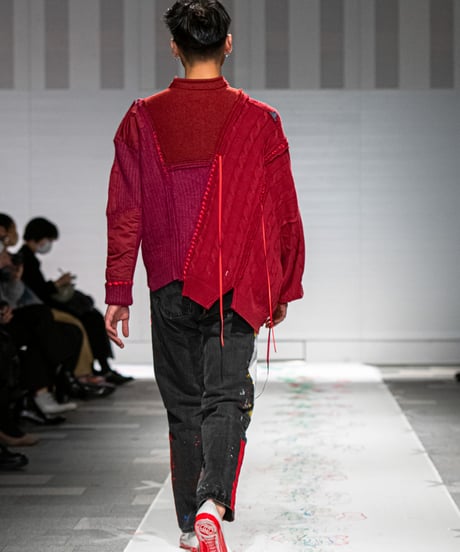 "群赤" crowd red knit, reconstructed from red knit vintages