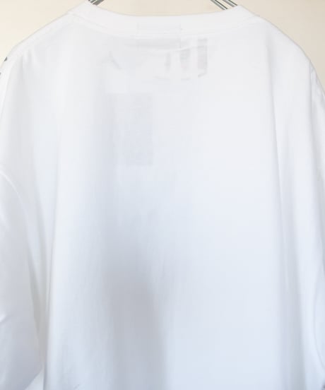 "色彩手刷りと刻まれた名前のTシャツ 第二十三色" T-shirt with hand-printed colors and engraved name