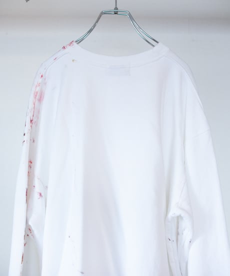 "色彩手刷りと刻まれた名前のトレーナー" Trainer with hand-printed colors and engraved name