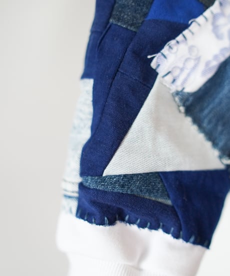 "つぎはぎのデニムスリーブトレーナー 第四色" Patchwork denim sleeve trainer, Rebuild by vintages
