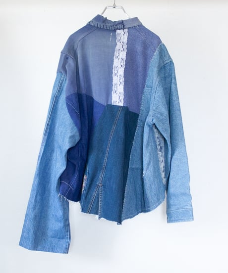 "青い散歩道に白い花" White flowers on a blue walkway denim jacket, Rebuild by vintages