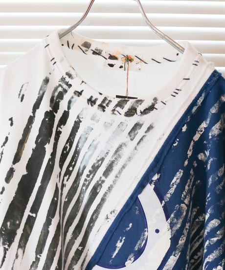 "色彩に変わる途中の青" Blue on its way to becoming a color, rebuild by vintages