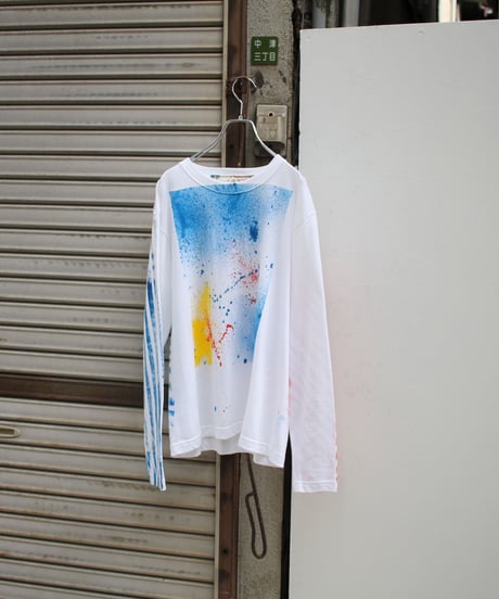 色を抱えて背負った彼と彼女のロンT 第三色