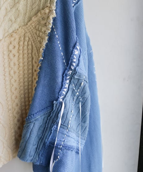 "あの日、青かっただけのニットセーター 2021年式" Past blue knit, reconstructed from blue and white knit vintages