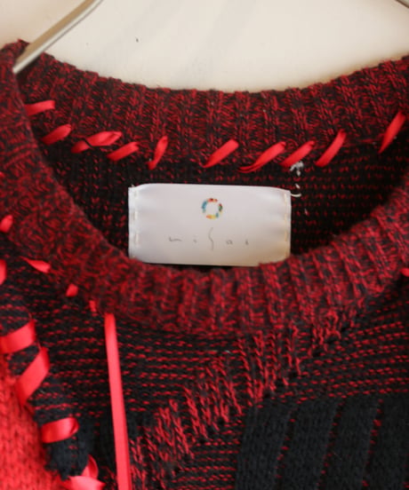 "彼女が忘れていった口紅" Rouge she forgot, reconstructed from red knit vintages