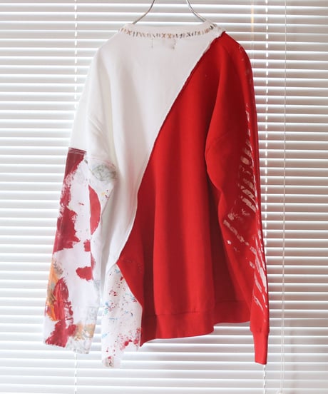 "色彩に変わる途中の赤" Red on its way to becoming a color