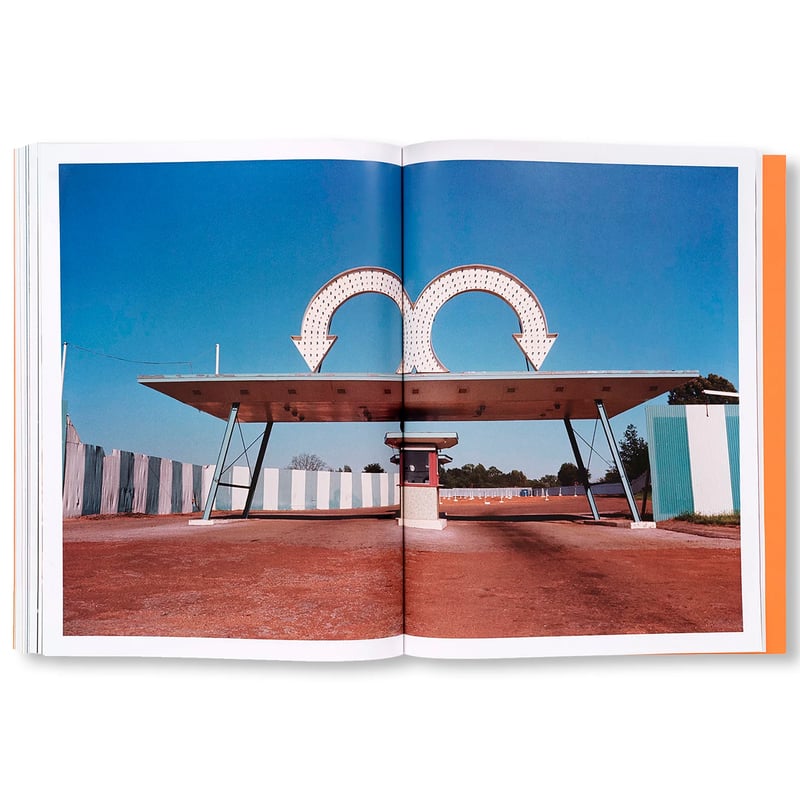 William Eggleston ウィリアム・エグルストン THE OUTLANDS, SELECTED WORKS / ウィリアム・エグルストン（Wil