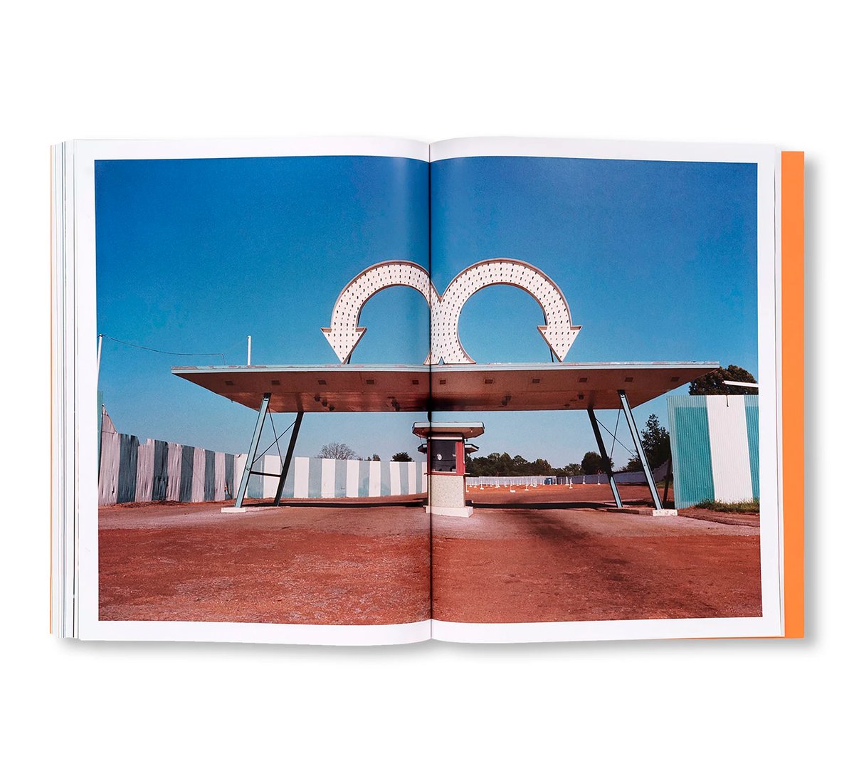 【新品】William Eggleston Outlands エグルストン THE OUTLANDS, SELECTED WORKS / ウィリアム・エグルストン（Wil