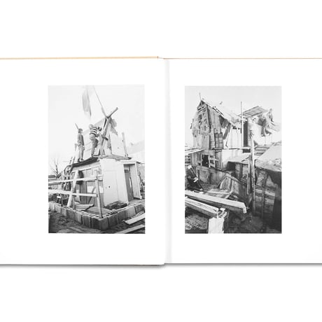 ＜サイン本＞HUTS, TEMPLES, CASTLES by Ursula Schulz-Dornburg　/　ウルスラ・シュルツ＝ドルンブルク（Ursula Schulz-Dornburg）
