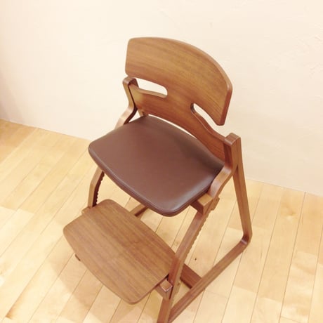 【受注生産】lec-0003　アップライトチェア（フレーム：ウォールナット + 布10色 or 合成皮革10色）